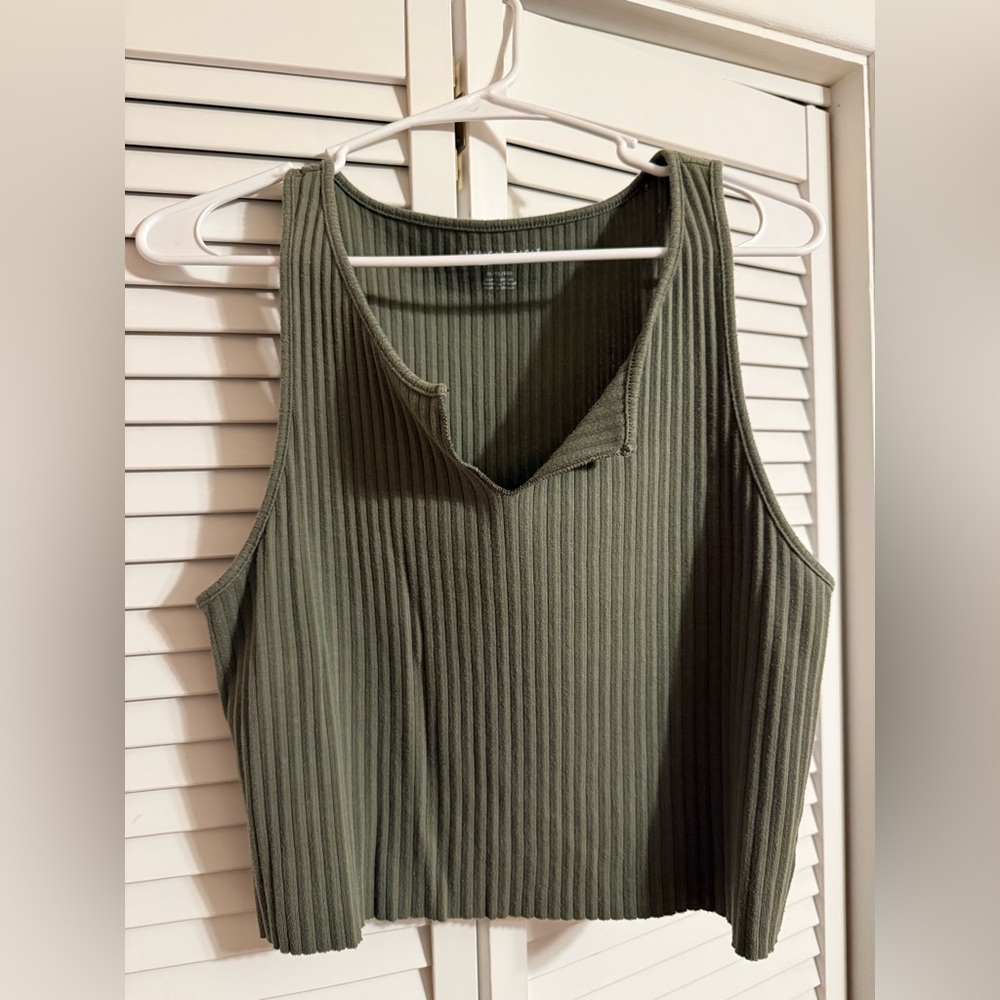 American Eagle Outfitters Green Crop Top